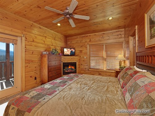 Gatlinburg Cabin Best Views And Movies 1 Bedroom Sleeps 8